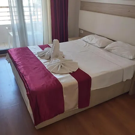酒店 Portofino 马尔马里斯